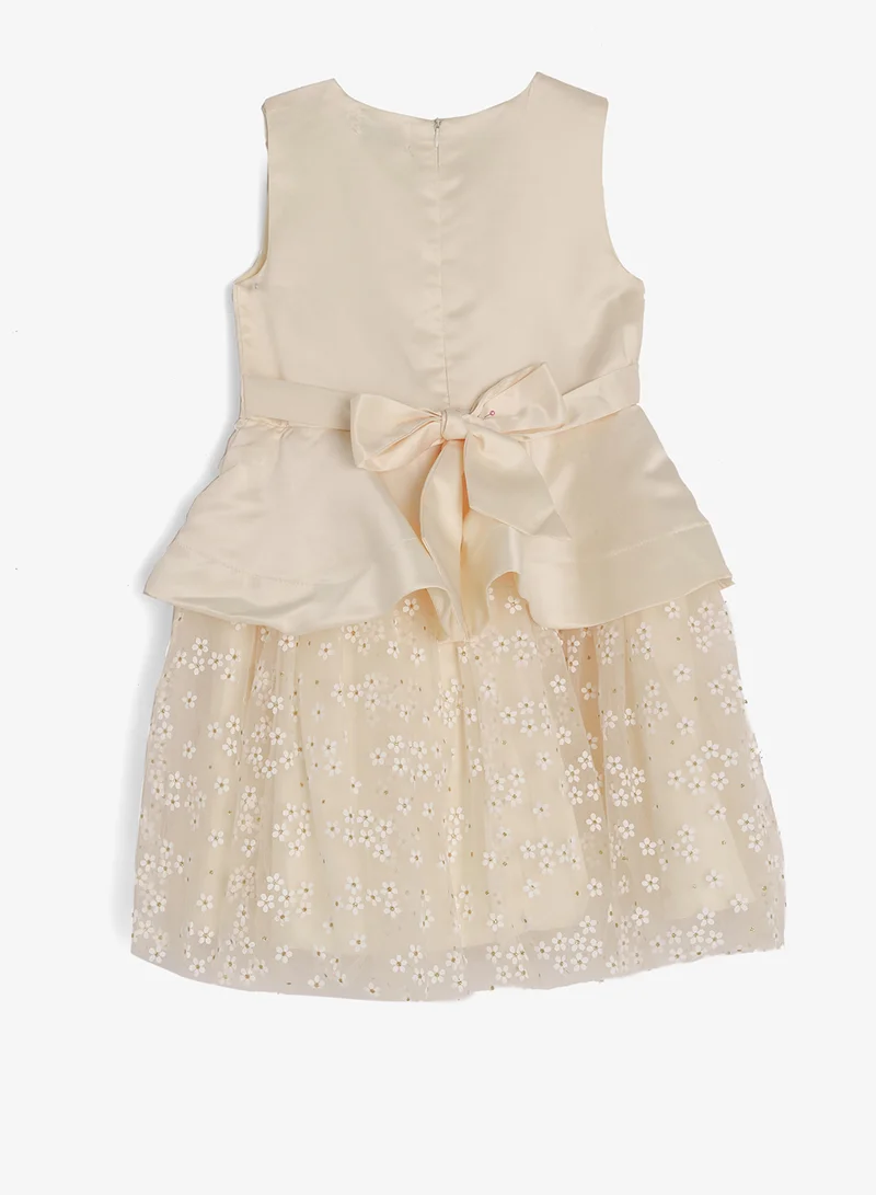 بنياتا فستان بفيونكة للمناسبات